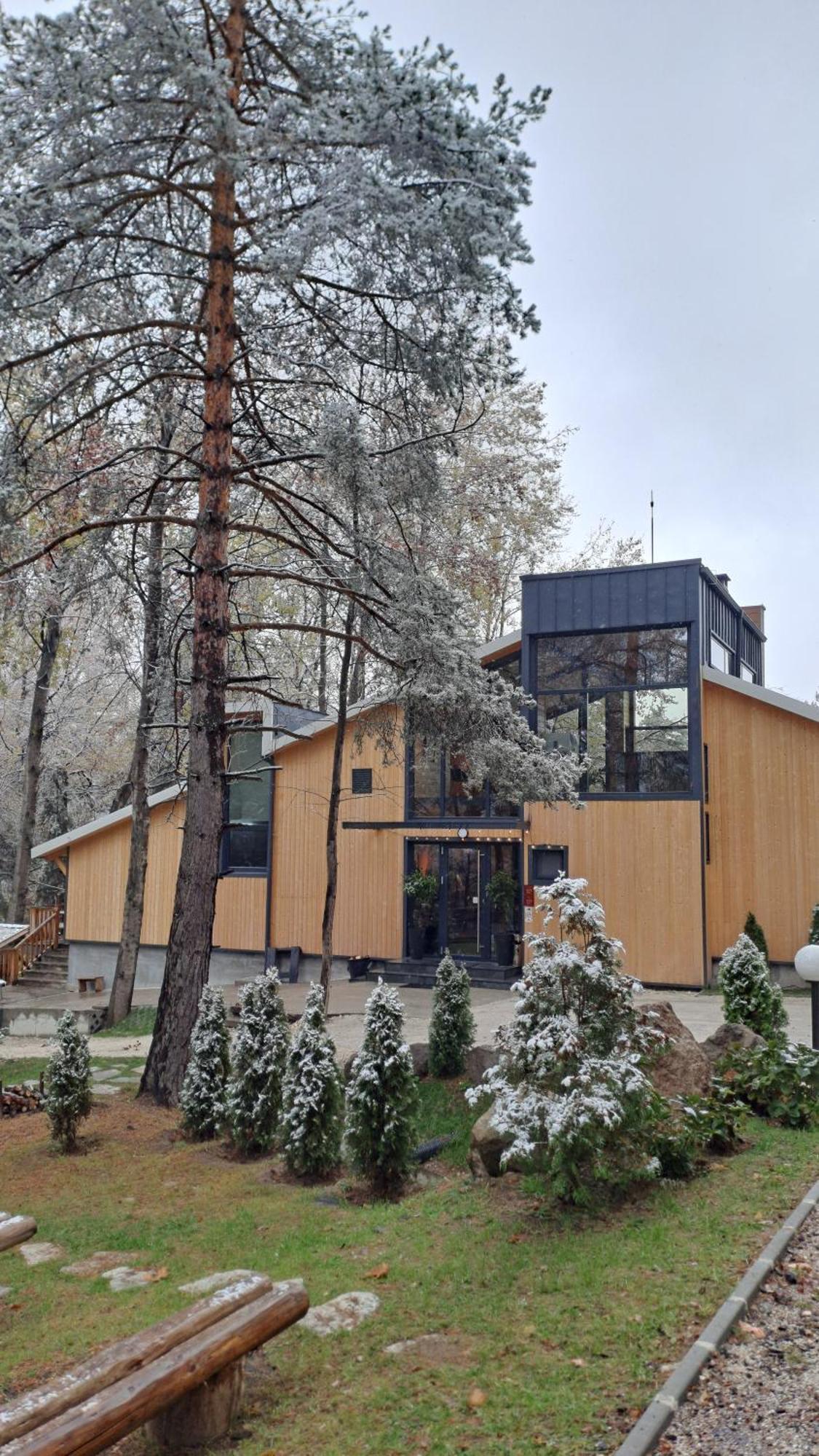 فندق Saint Constantine Mountain Retreat بيشتيرا المظهر الخارجي الصورة